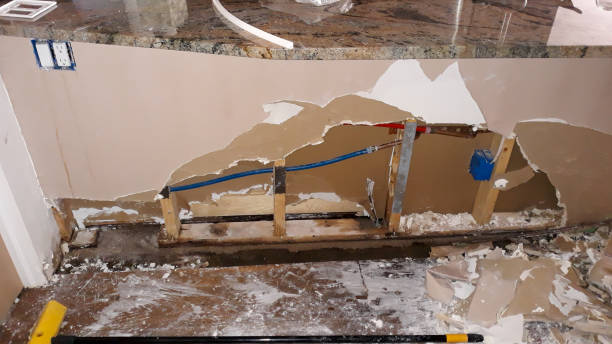 Best Sewage cleanup and water damage restoration  in Cavalero, WA